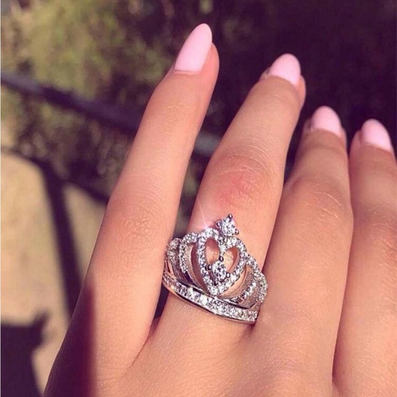 Crown Zirconia Ring with Silver & Rhinestones Size 7 - Picture 2 of 2